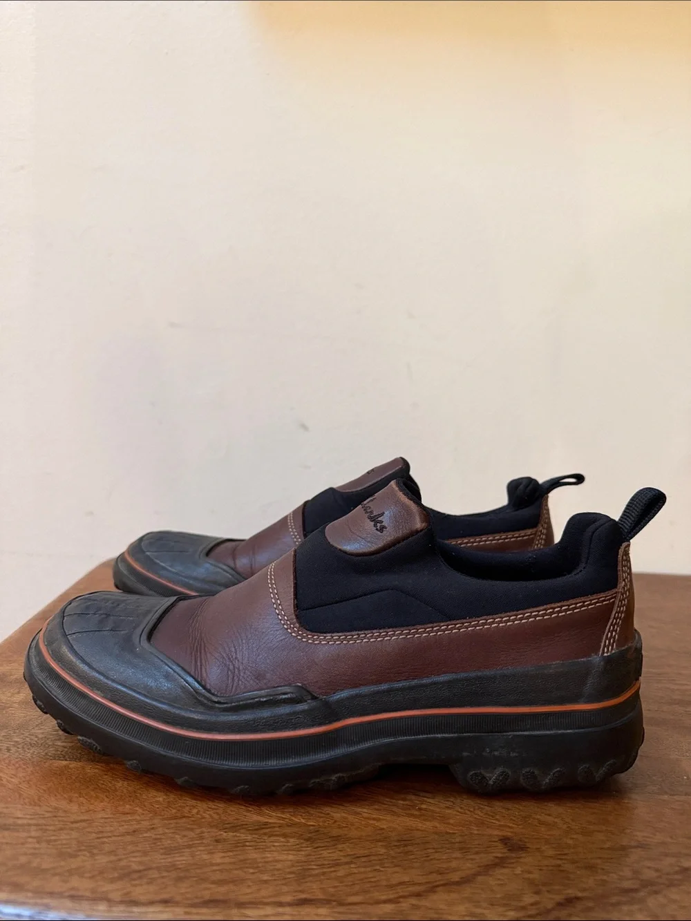 Vintage Clarks Muckers Waterproof Slip-on Duck Shoes Size 7